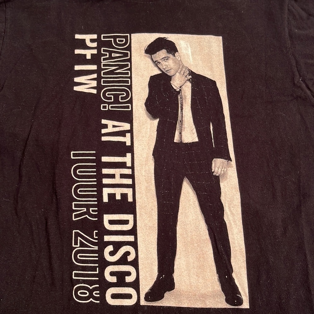 Panic! At The Disco PFTW 2018 tour black short sleeve concert t-shirt - Picture 3 of 6